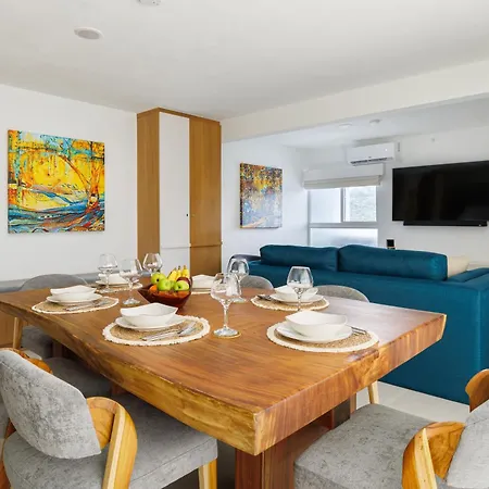 Casago 1006B, Stunning Luxury Condo With High Tech Amenities And Mountain View
